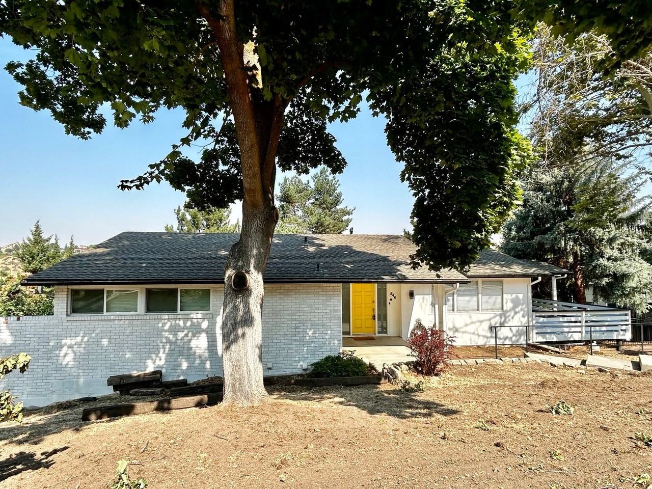 540 E Balmoral Rd - Photo 3 of 27