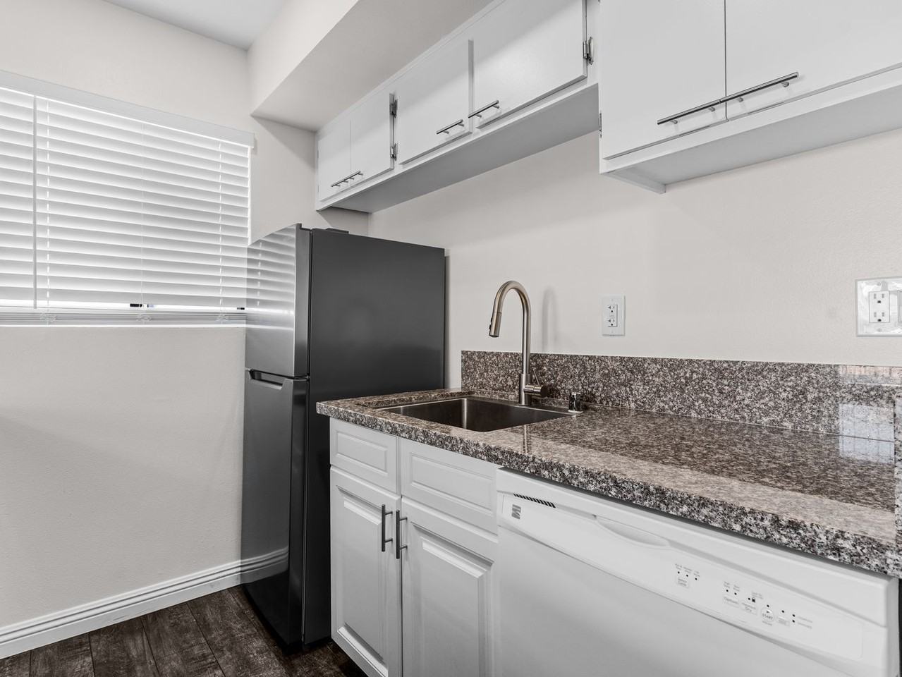 1168 E 10th St #224B - Photo 7 of 34