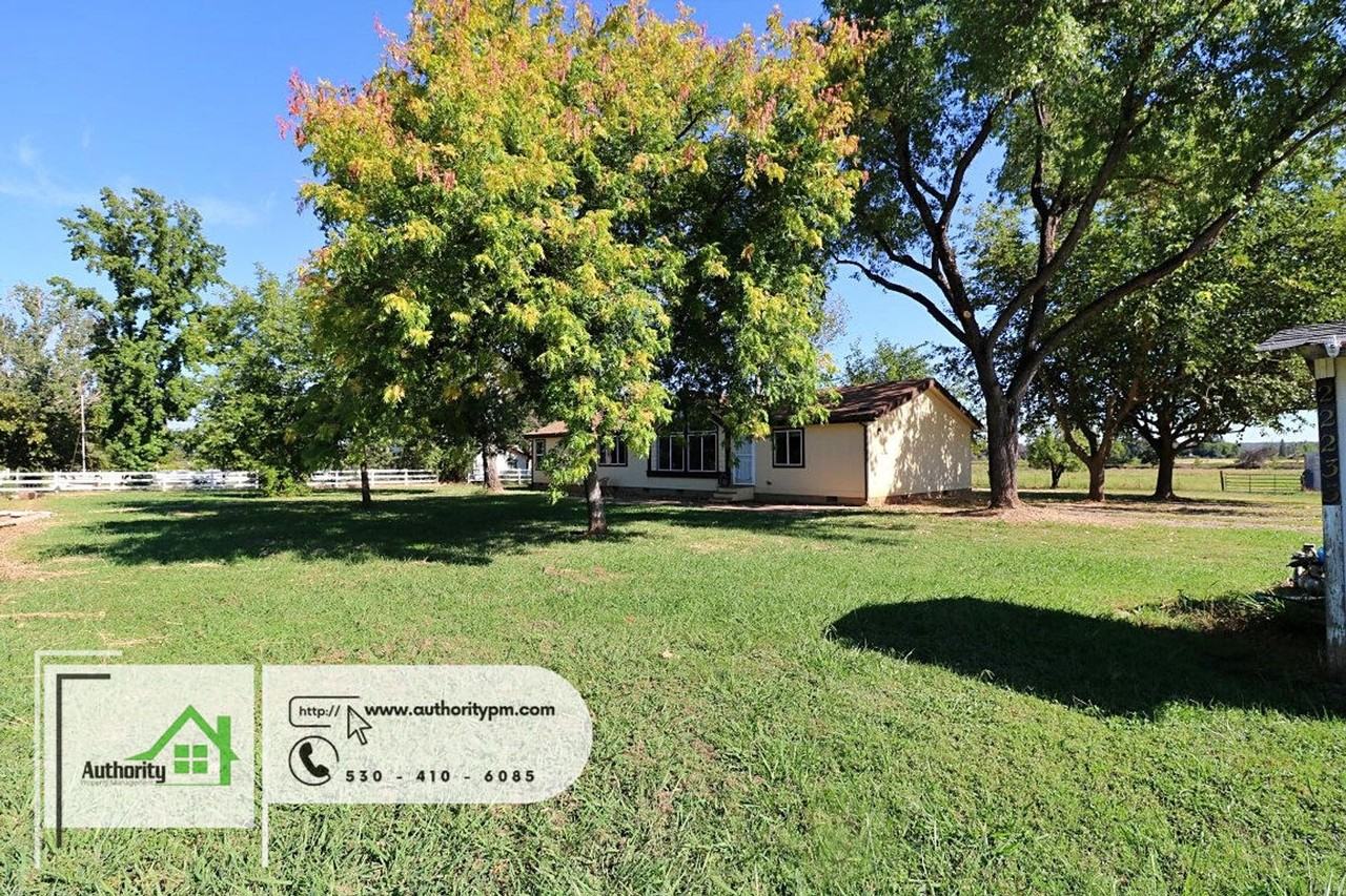 22233 Venzke Rd - Photo 2 of 32