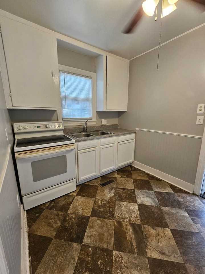 5744 Hoover Avenue - Photo 5 of 17