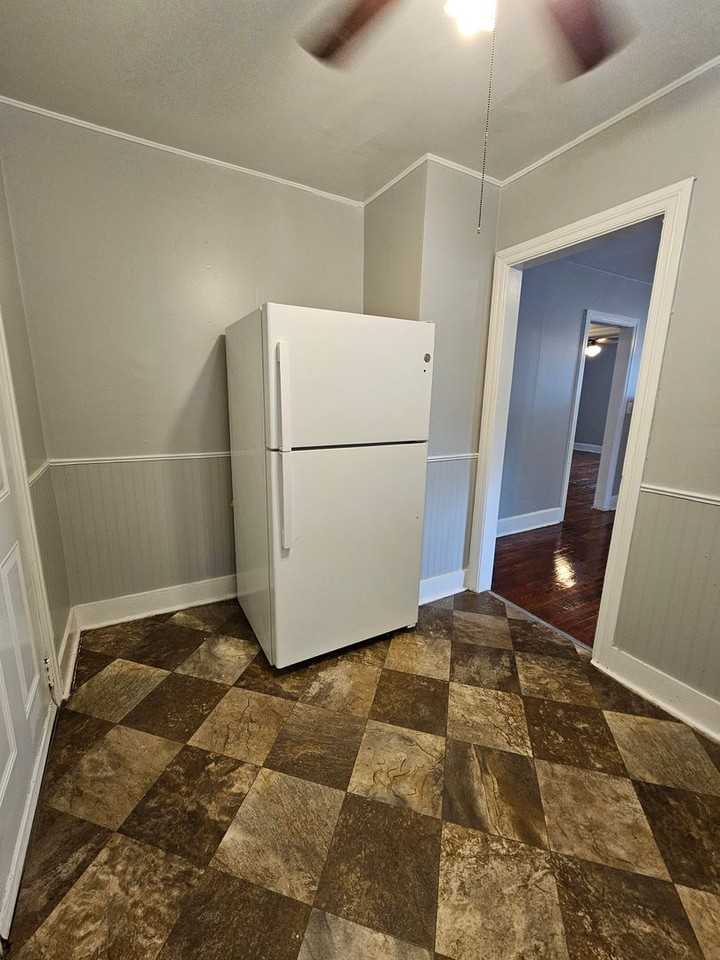 5744 Hoover Avenue - Photo 6 of 17