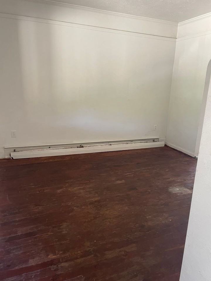 434 Pennsylvania Ave - Photo 3 of 16