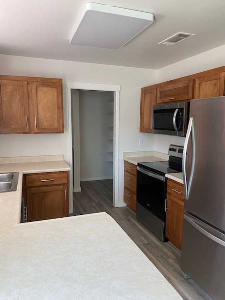 344 Moonstone Way - Photo 2 of 10