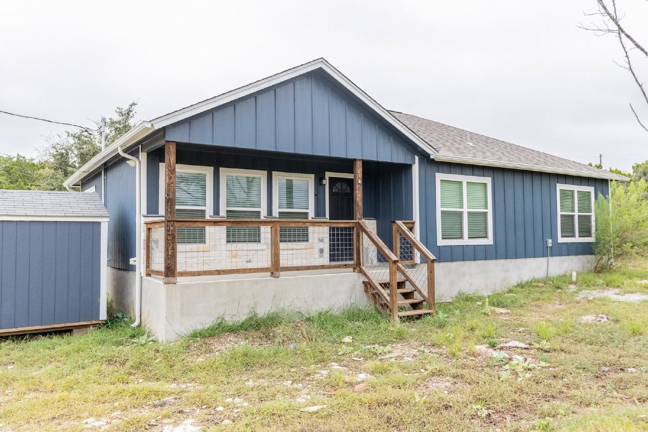 1404 Tee Dr - Photo 3 of 30