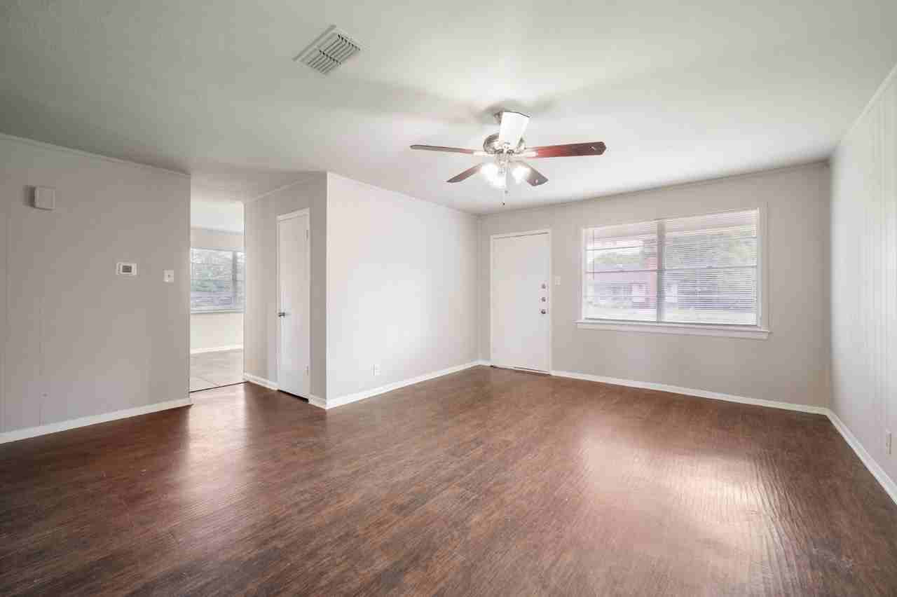 5213 Santa Rosa Dr - Photo 3 of 19