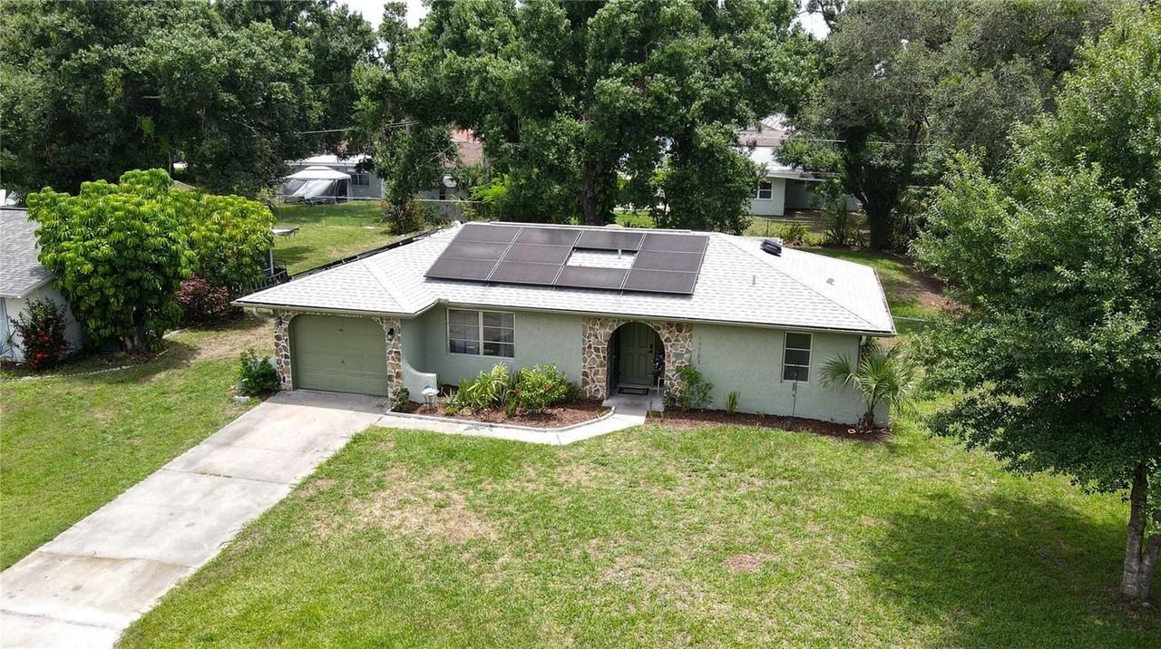 1358 Song St - Photo 2 of 23