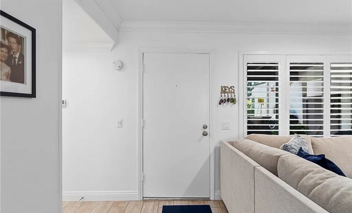 1244 Cabrillo Park Dr - Photo 2 of 12