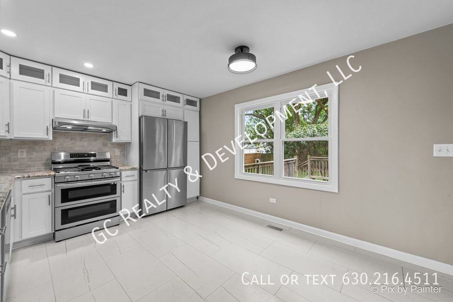 4506 Klasen Rd - Photo 3 of 32