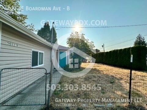 5022 Southeast Boardman Avenue #B - Photo 3 of 25