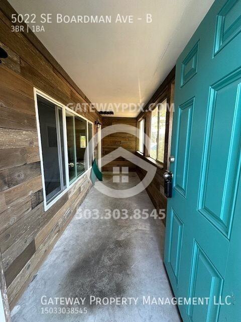 5022 Southeast Boardman Avenue #B - Photo 4 of 25