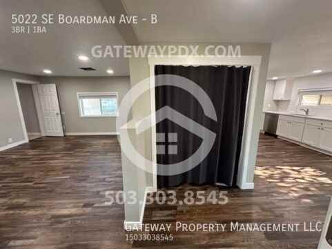 5022 Southeast Boardman Avenue #B - Photo 5 of 25
