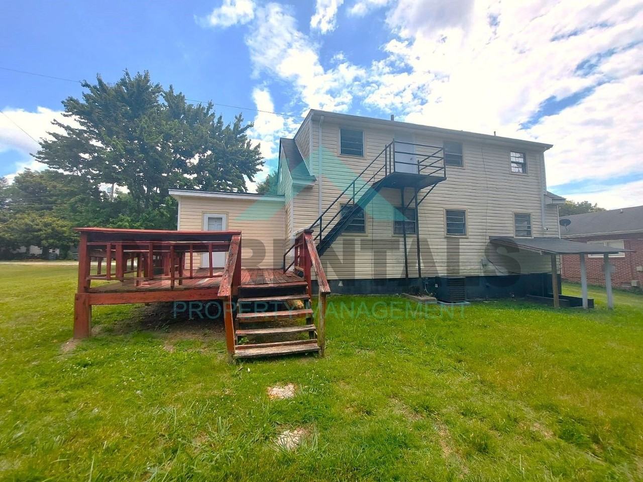 806 Lowdermilk St - Photo 3 of 13