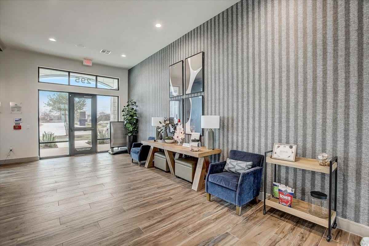 298 Wilcox Ave - Photo 6 of 33