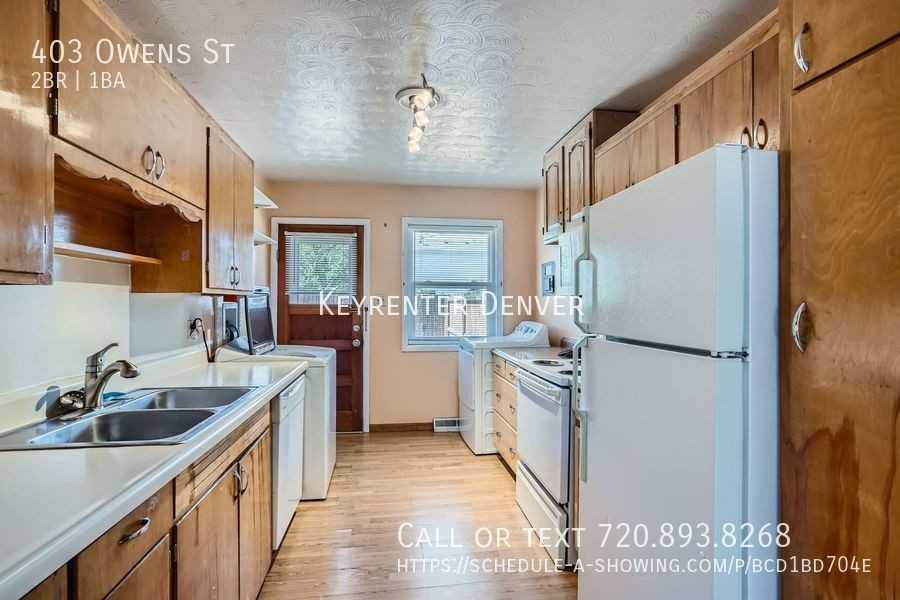 403 S Owens St - Photo 3 of 12