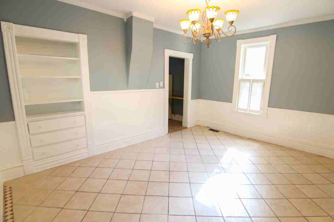 1016 Sigsbee St Se - Photo 3 of 16