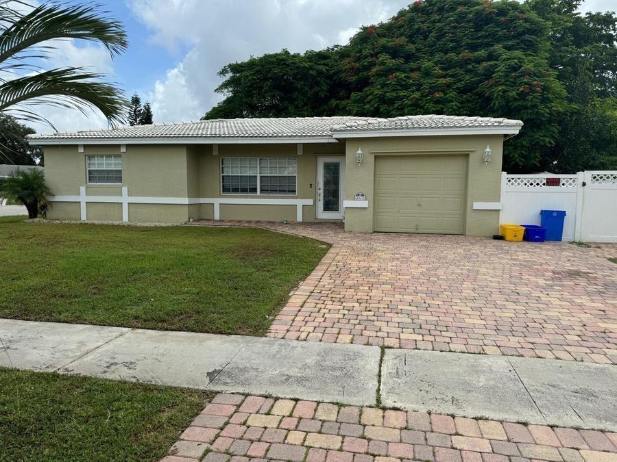 4562 Ararat St - Photo 2 of 9