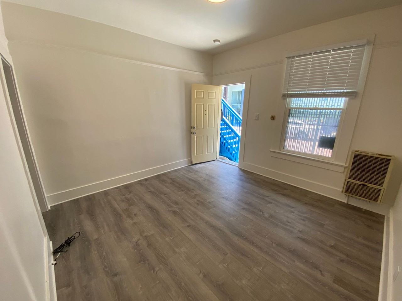 1309 Stevenson St - Photo 2 of 9