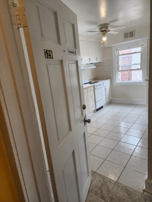 529 Franklin St - Photo 2 of 6