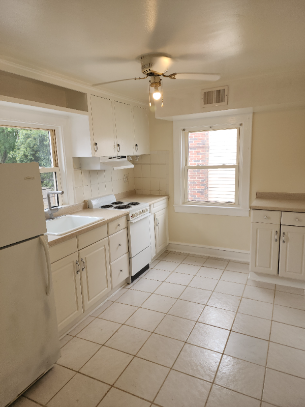 529 Franklin St - Photo 3 of 6