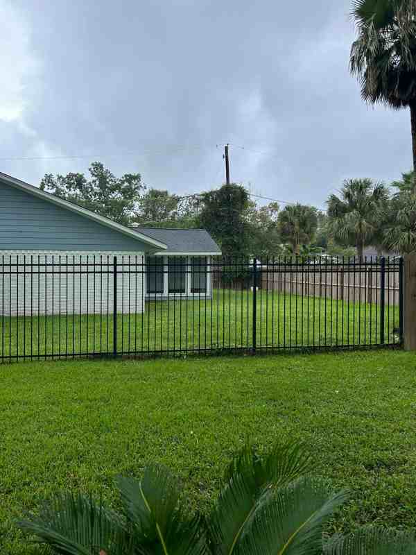 500 Shirleen Dr - Photo 4 of 13