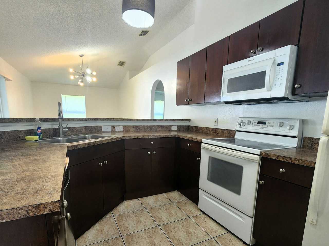 312 Cornwallis Court - Photo 4 of 11