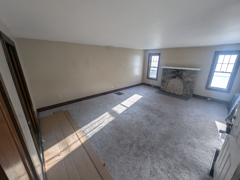 1150 W River Rd - Photo 3 of 16