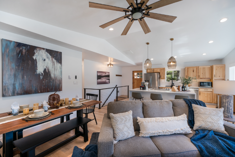 1431 Rogers Lake Rd - Photo 2 of 20