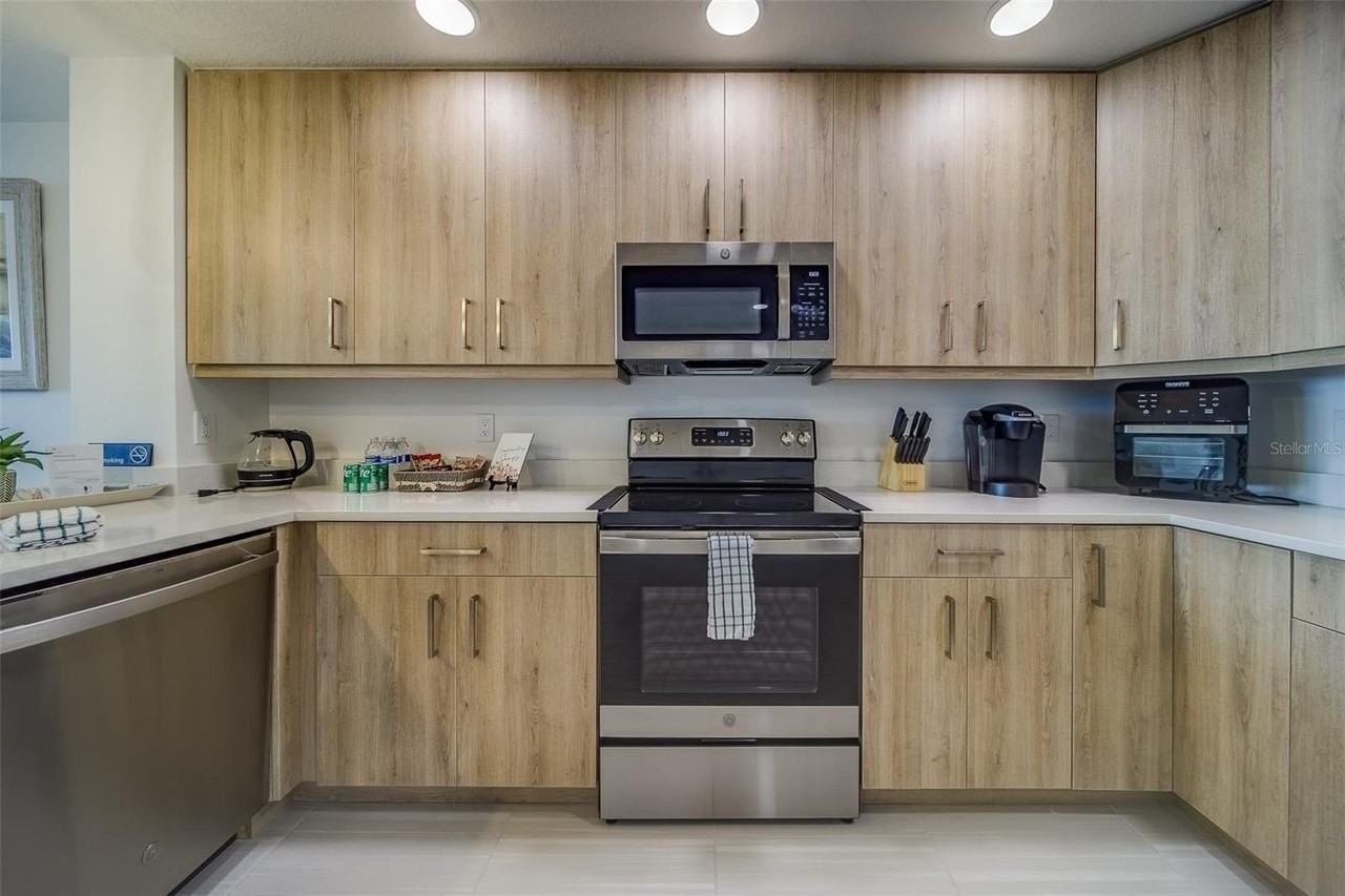 415 Island Way #505 - Photo 6 of 50