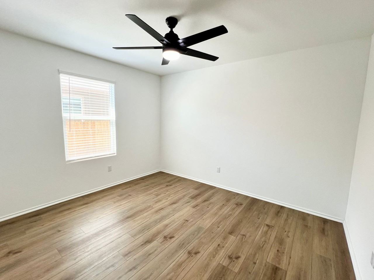 120 Perfect World Loop - Photo 4 of 11