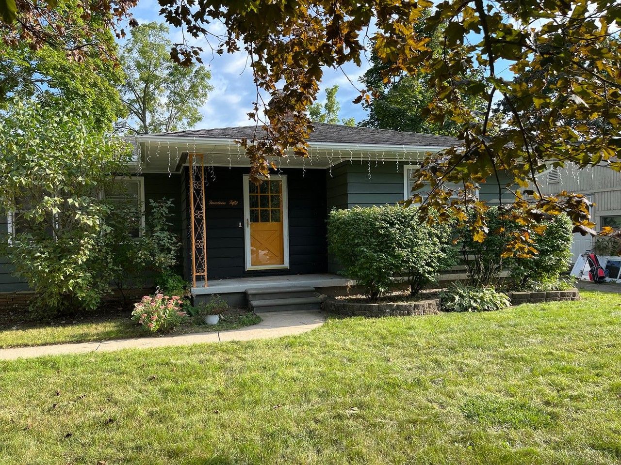 1450 Marlborough Dr - Photo 2 of 39
