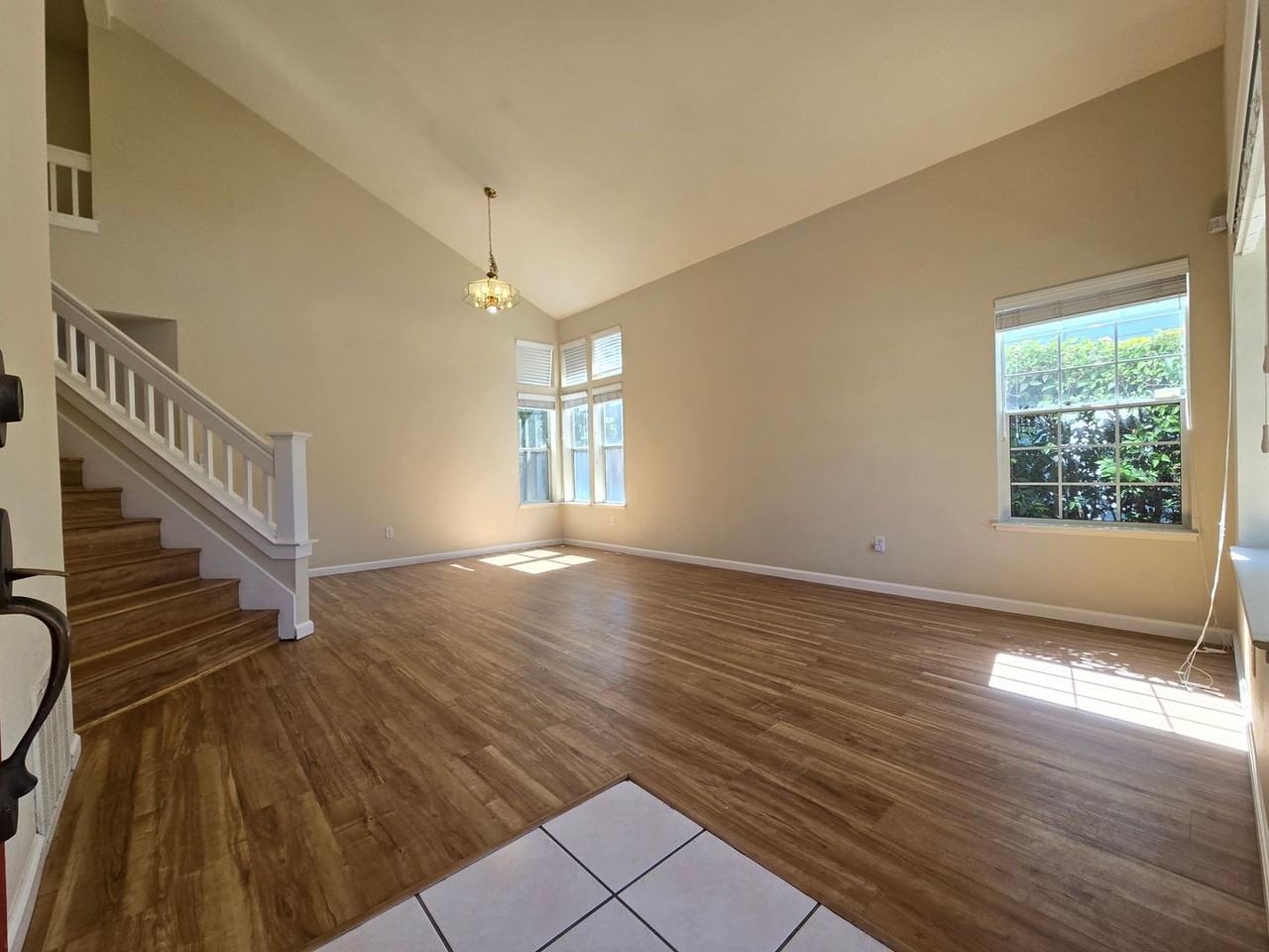 1504 Oyama Dr - Photo 3 of 31