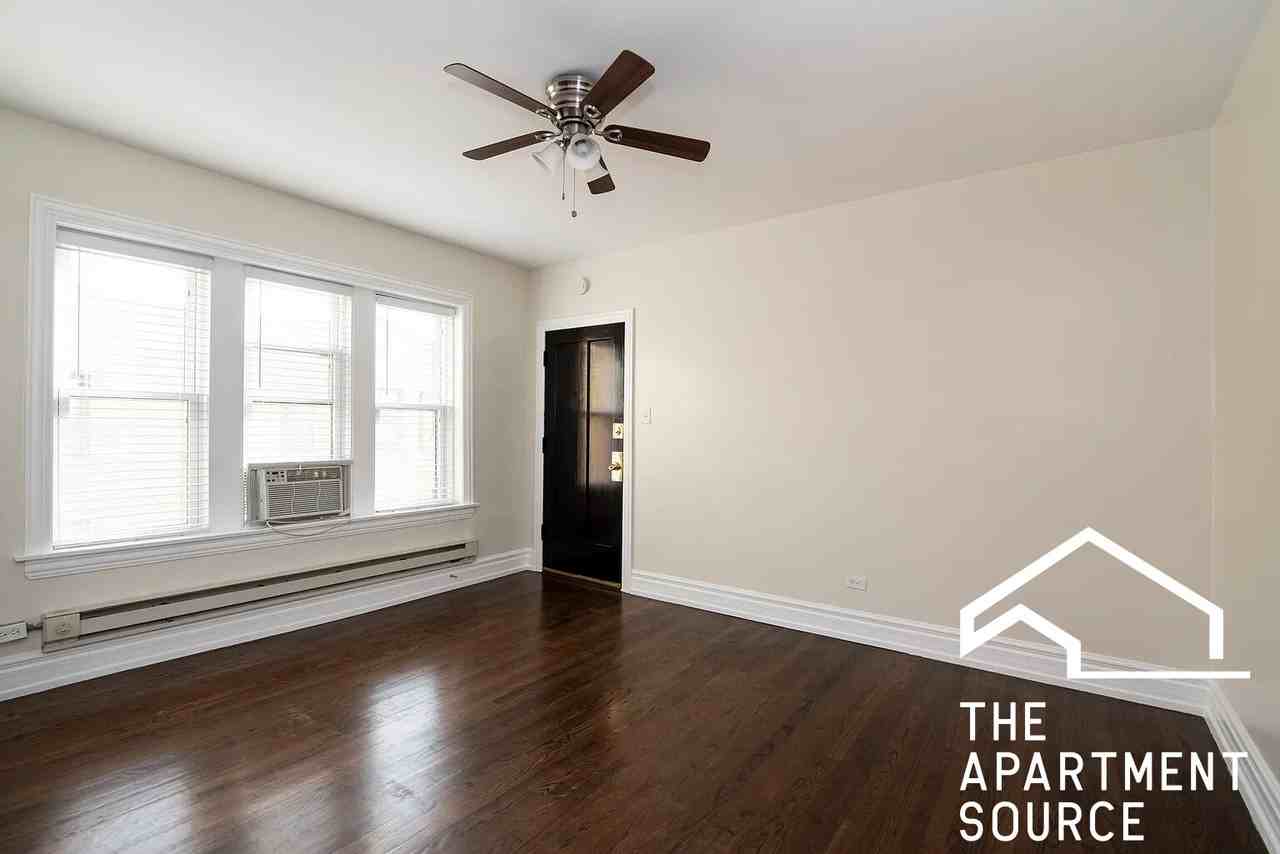 N Greenview Ave #1E - Photo 7 of 21