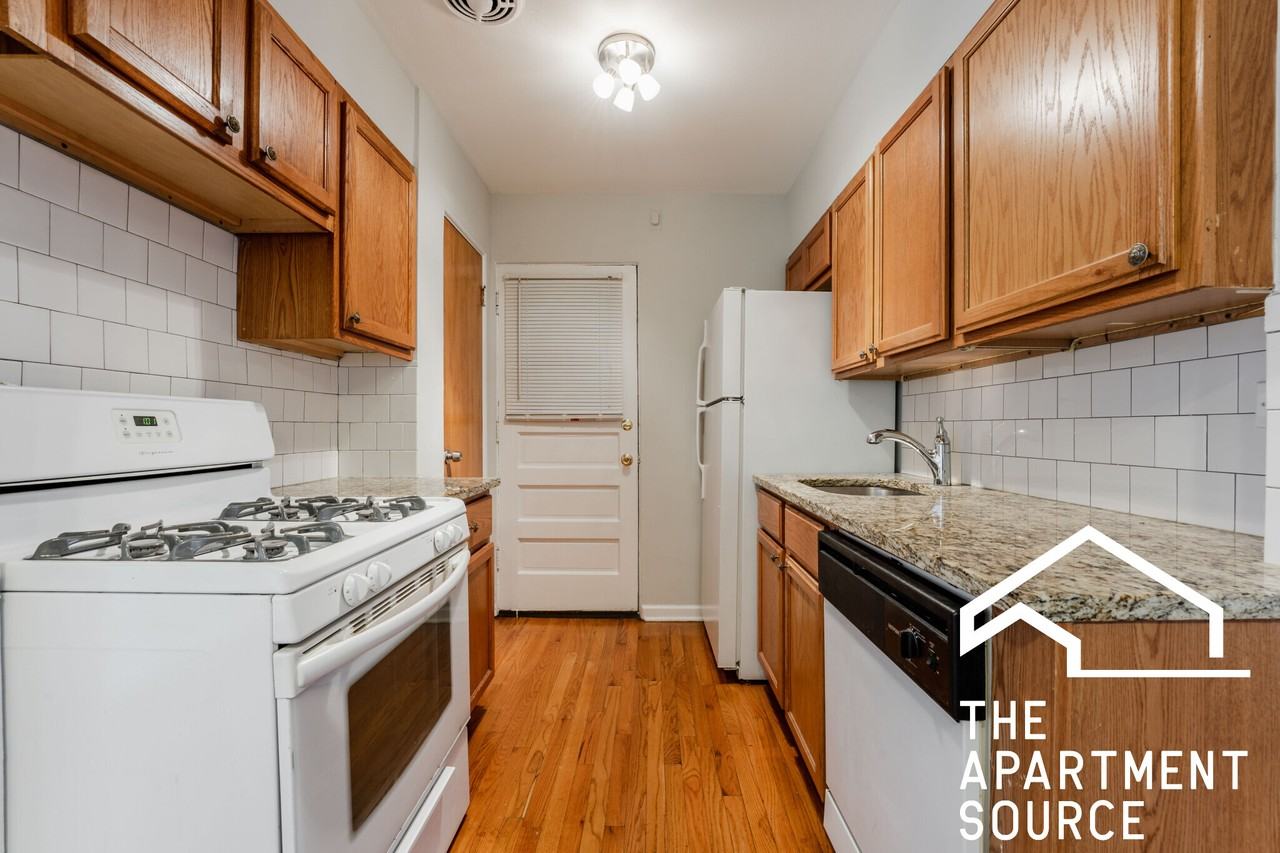 6535 N Mozart St #1F - Photo 2 of 11