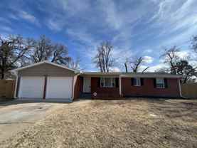 9400 Ne 11th St - Photo 1 of 1