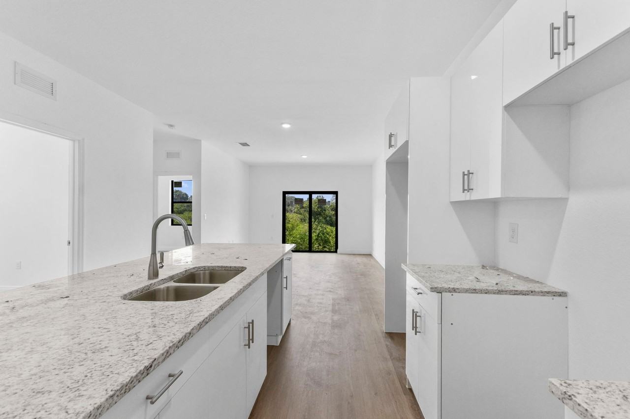 1135 Harvest Ave #A - Photo 4 of 11