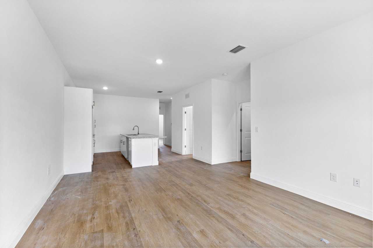 1135 Harvest Ave #A - Photo 6 of 11