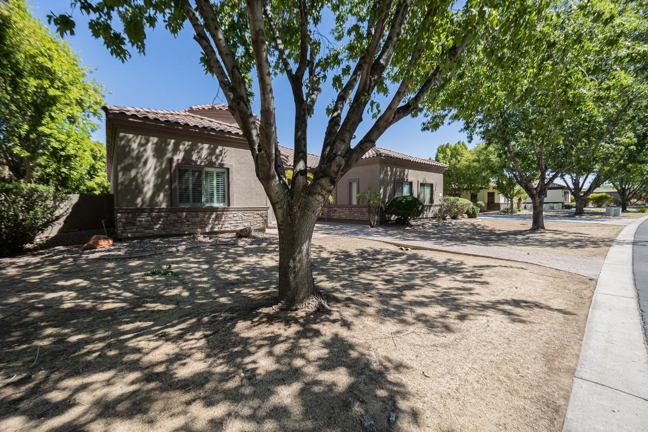 2902 E Gary Way - Photo 3 of 34