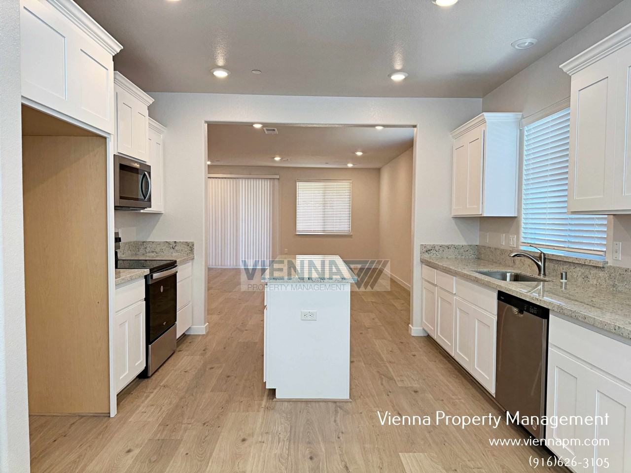 8064 Pasadena Dr - Photo 4 of 21