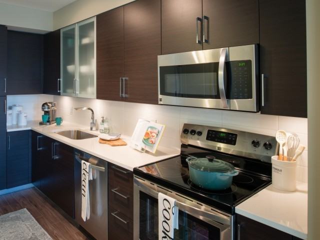 The Acadia at Metropolitan Park - Photo 2 of 25