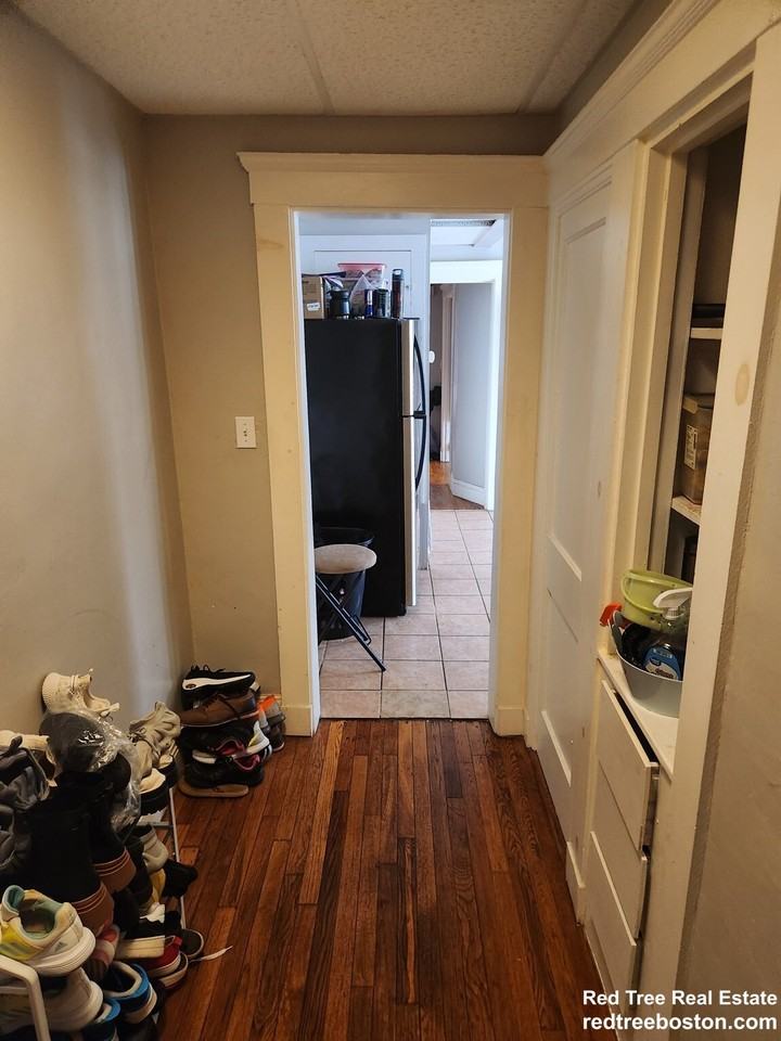 43 Sumner St #1 - Photo 3 of 8