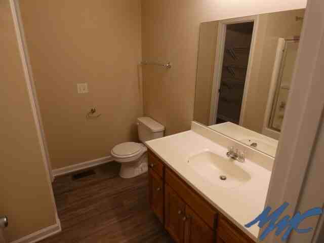 318 E Bell St #A - Photo 7 of 25