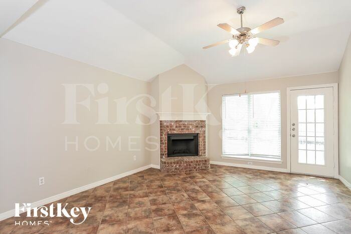 5826 Emily Ct - Photo 2 of 15