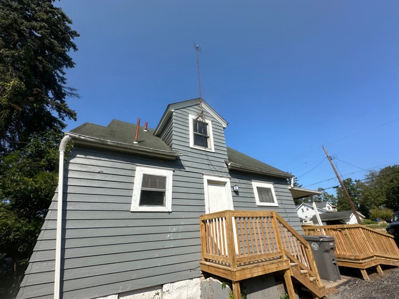 645 W Ravenwood Ave - Photo 3 of 11