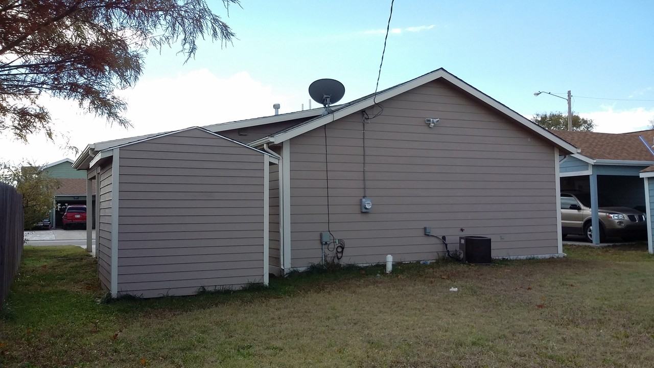 3394 N Jackson St - Photo 2 of 7