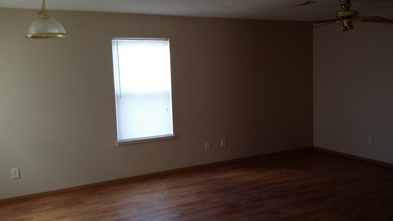 3394 N Jackson St - Photo 3 of 7