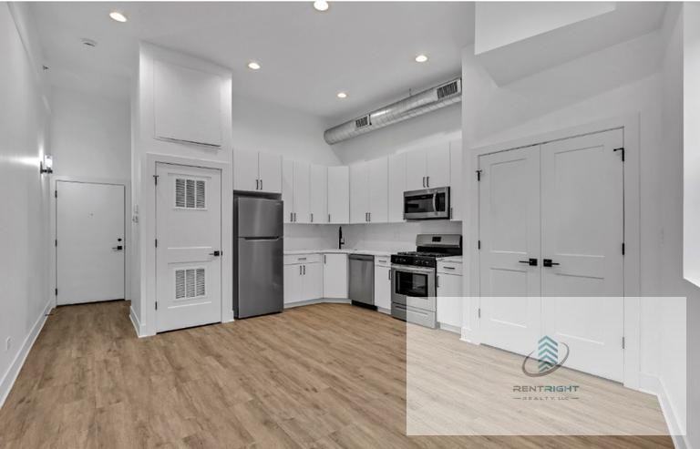 4731 N Western Ave #208 - Photo 2 of 10
