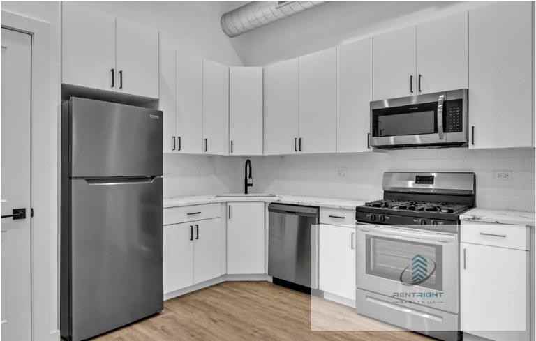 4731 N Western Ave #208 - Photo 3 of 10