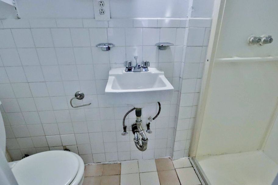 112 E 7th St #16 - Photo 4 of 5