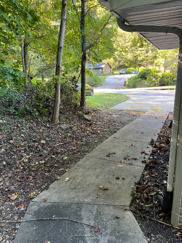 4078 Rosemount Rd - Photo 3 of 9