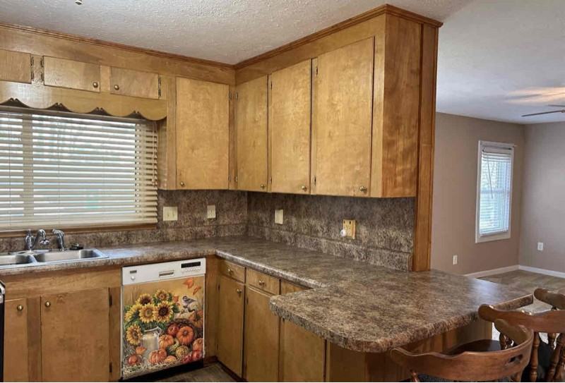 7 Robin Ln - Photo 3 of 13